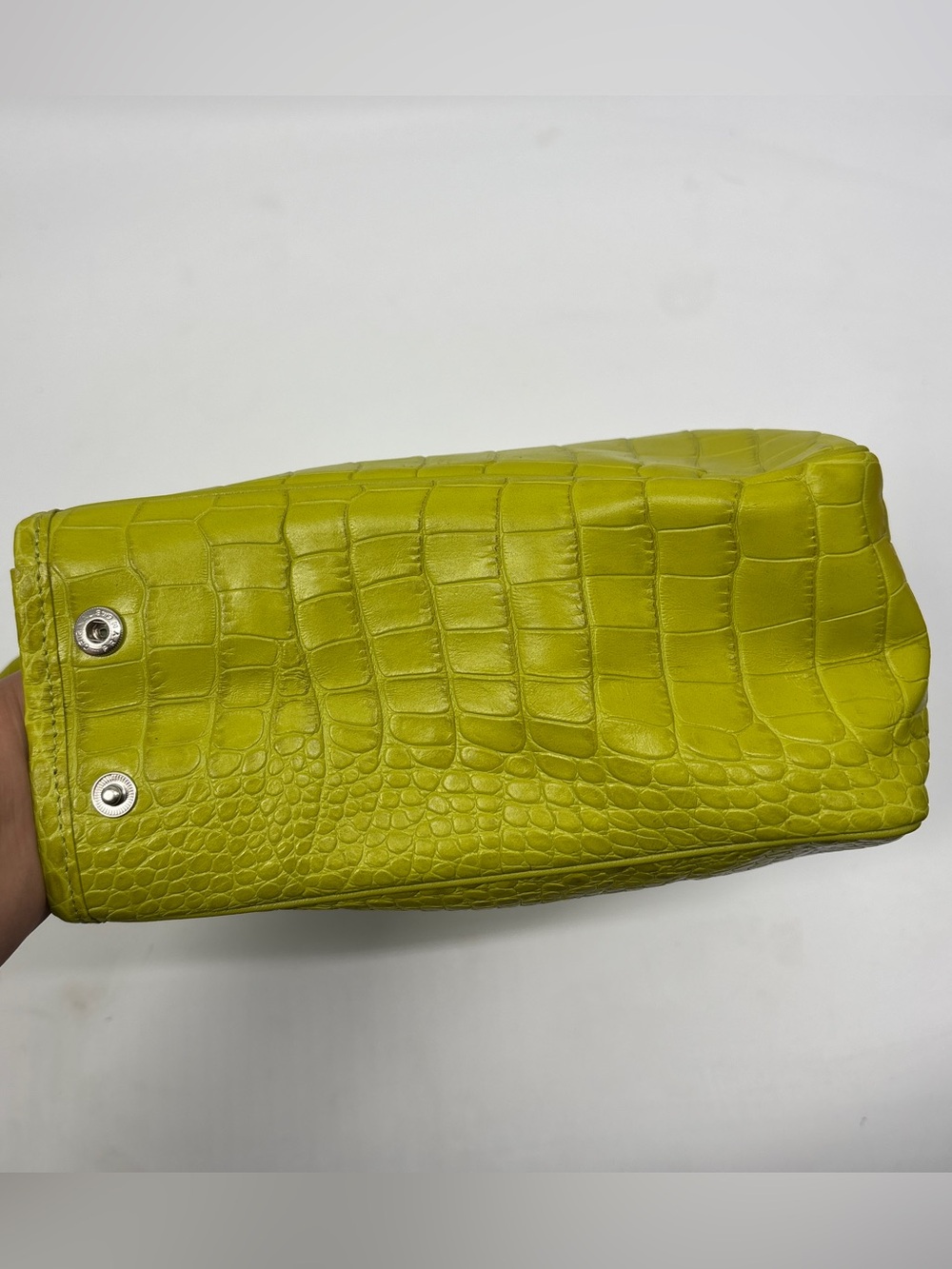 Longchamp Green Croc Embossed Roseau Bag - Picture 5 of 13
